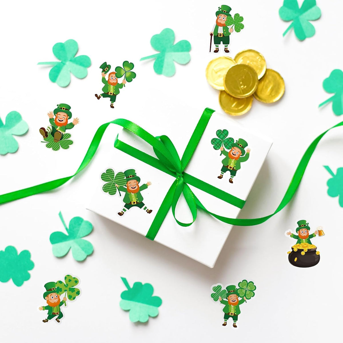 Whaline 1000 Pcs St. Patrick's Day Stickers Roll Cartoon Leprechaun Shamrock Clover Self-Adhesive Sticker Decals for Scrapbook Journal Decor Irish Holiday Party, 8 Designs