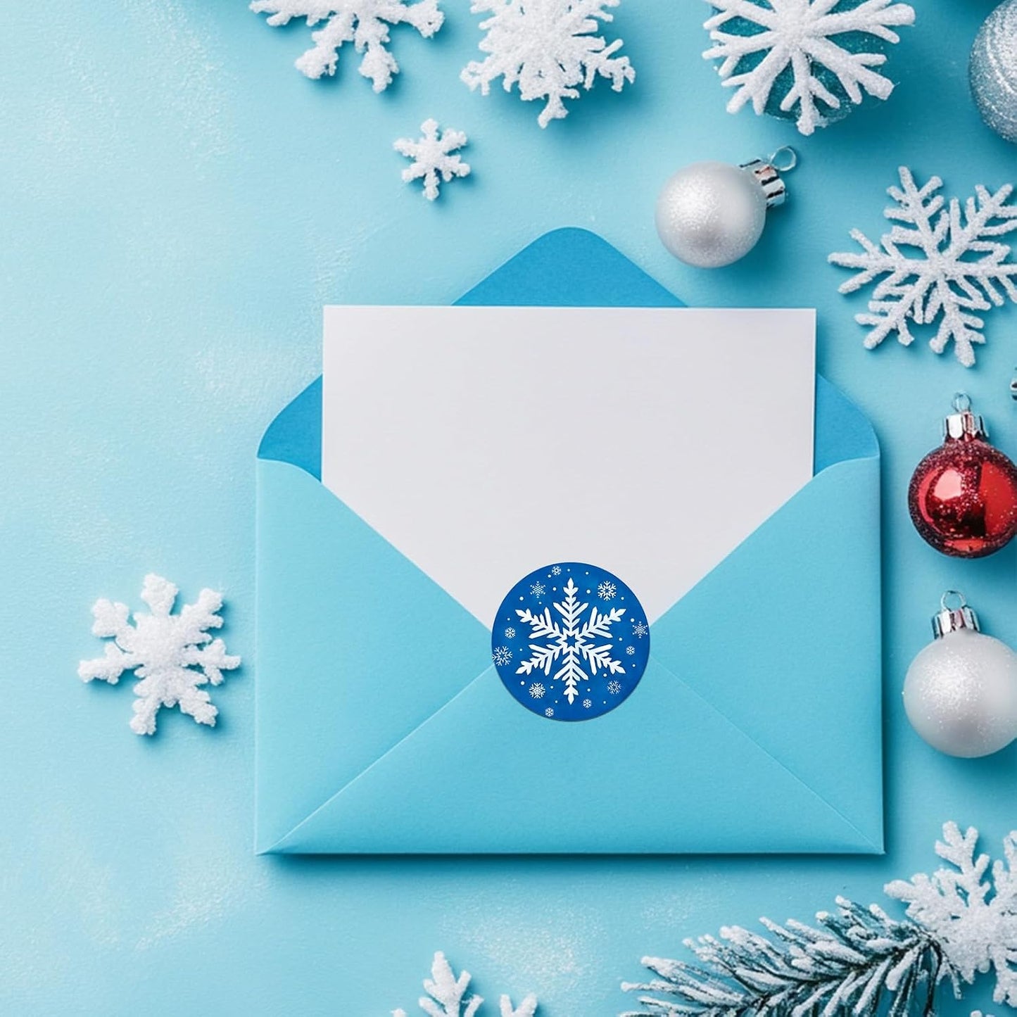 Winter Snowflake Label Stickers Roll, 1.5 inch 500 Pcs Christmas Round Stickers Blue with White Design for Holiday Cards Party Decor Craft Supplies