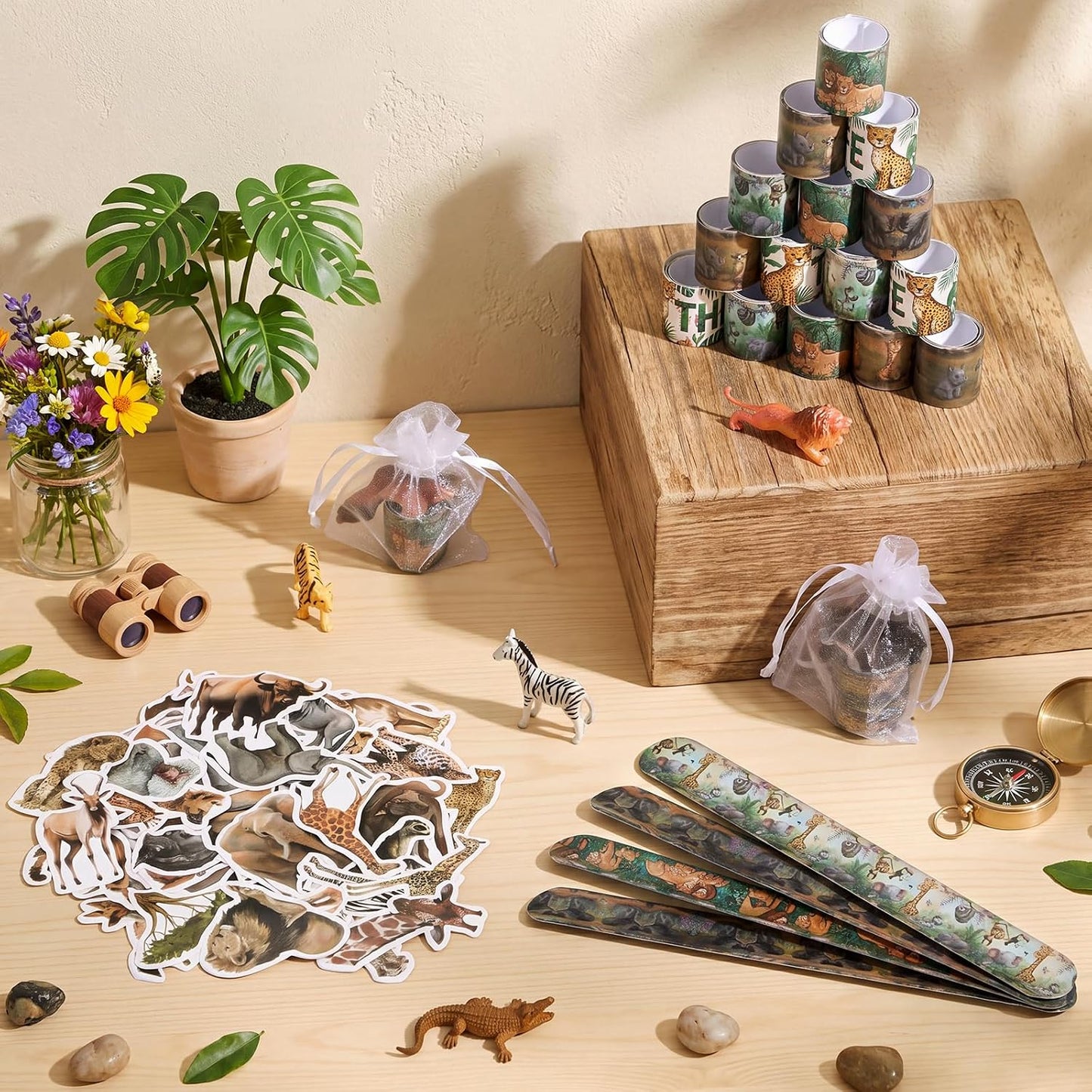Realspring 122 Pcs Wild Life Party Favors, Slap Bracelets Stickers